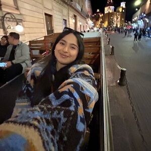 Meet your Posher, Abigail